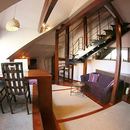 Jacuzzi Apartment *