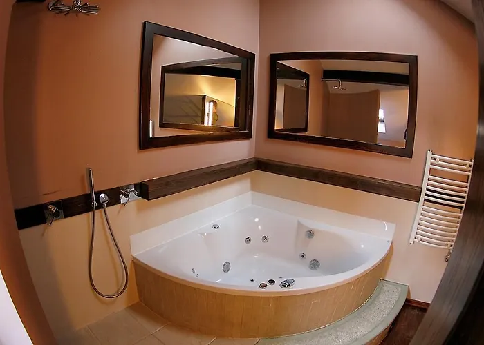 Jacuzzi Apartament *